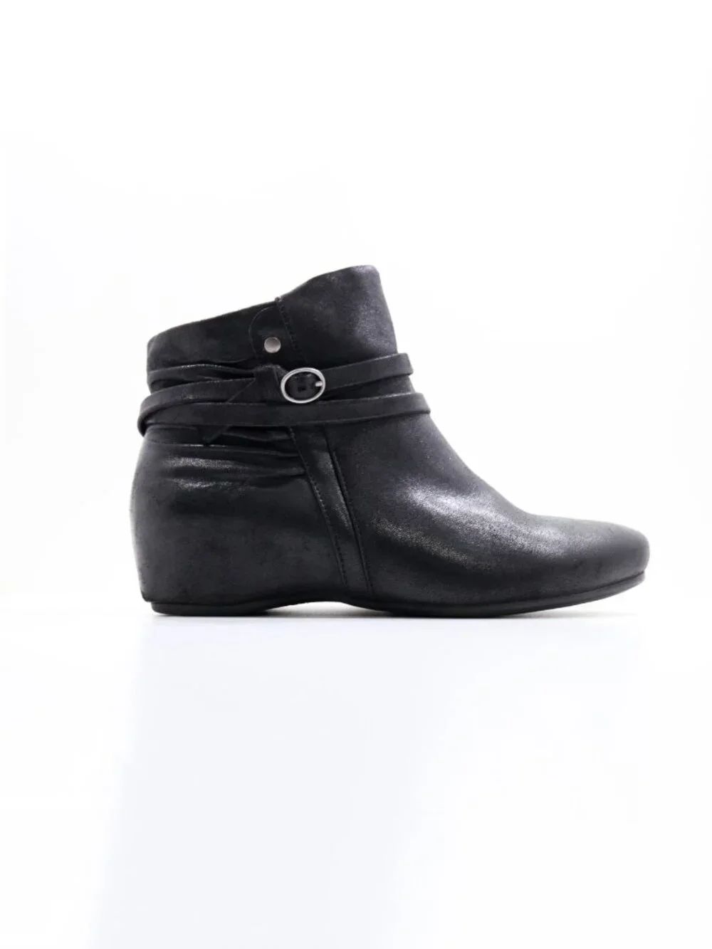 BareTraps saraya black